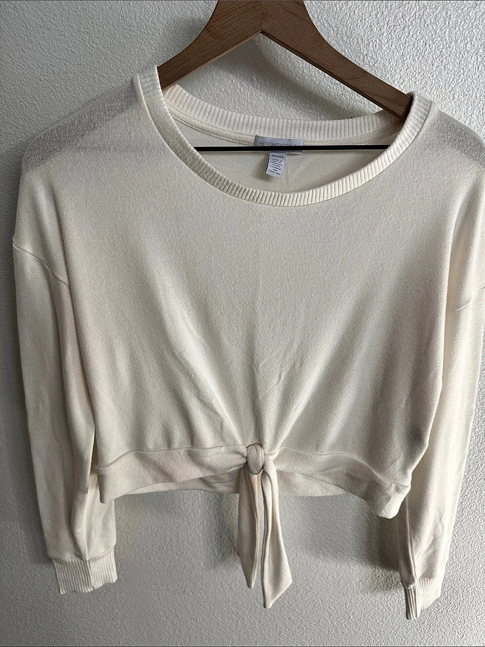 Beyond Yoga Cropped Tie-Front Sweater in White Size XS Like New